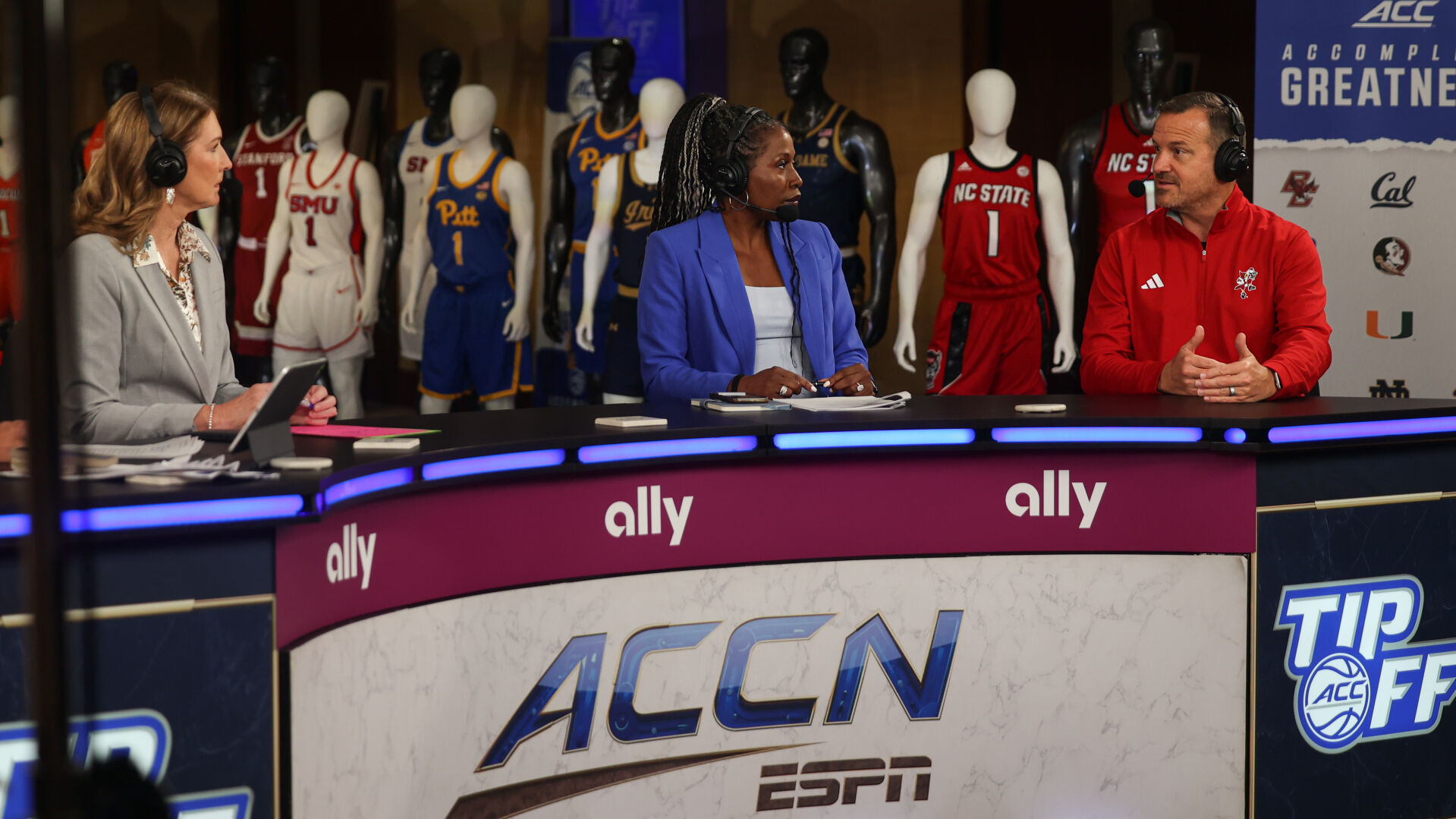 a 2025 UL WBB ACC MEDIA DAY-18.JPG